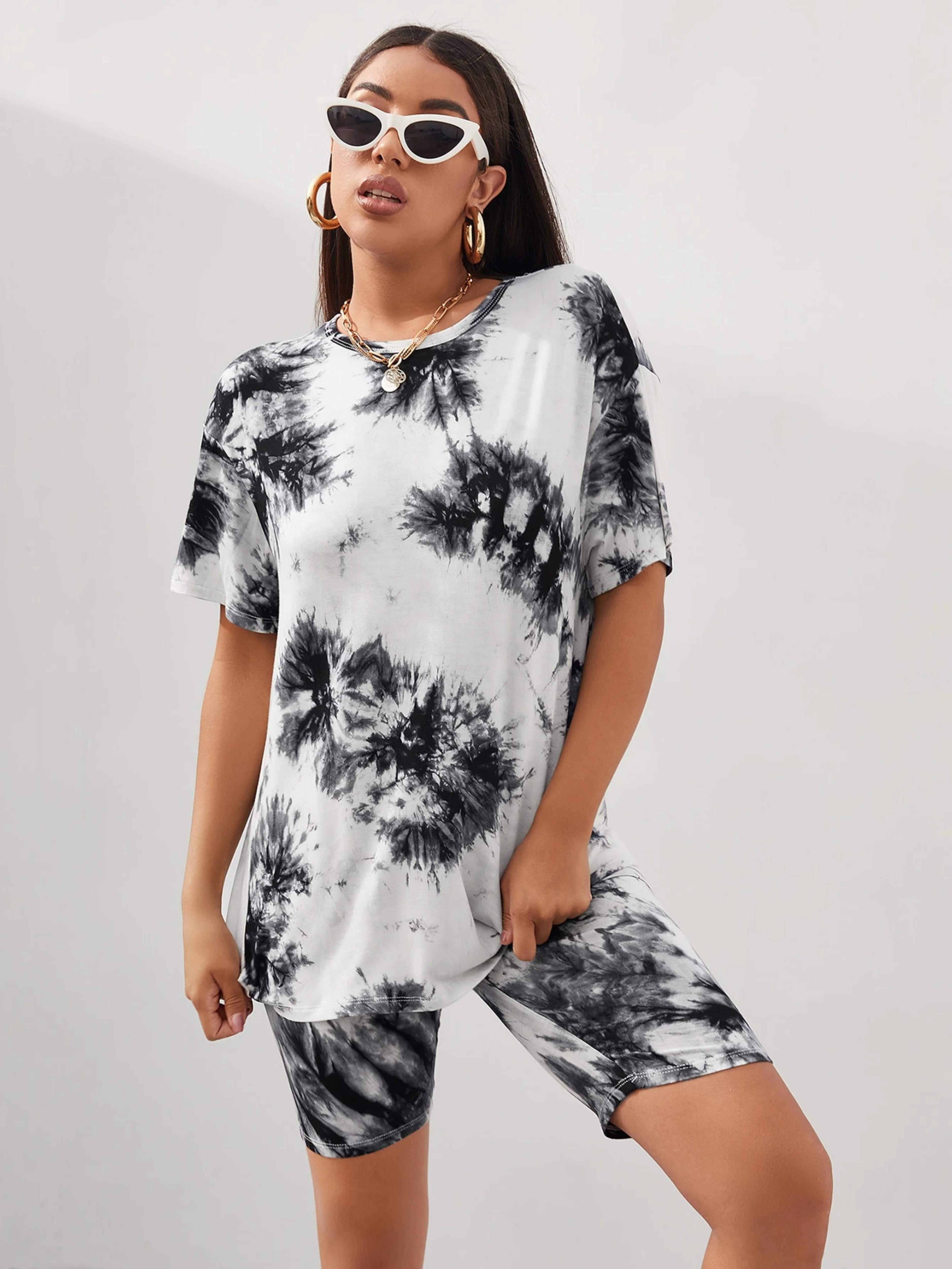 2-Piece summer set Tees and Short tie dyed Unisex