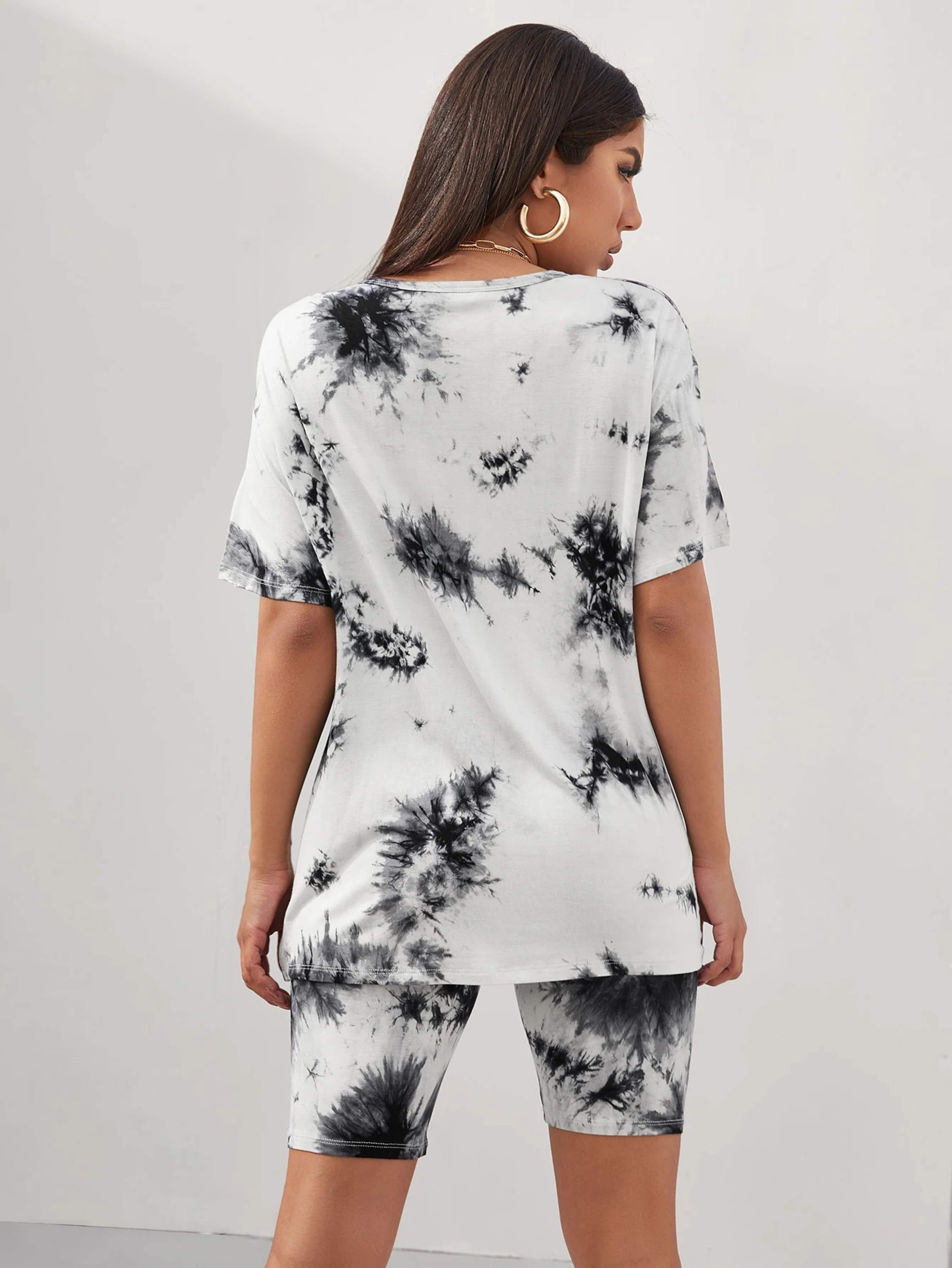 2-Piece summer set Tees and Short tie dyed Unisex